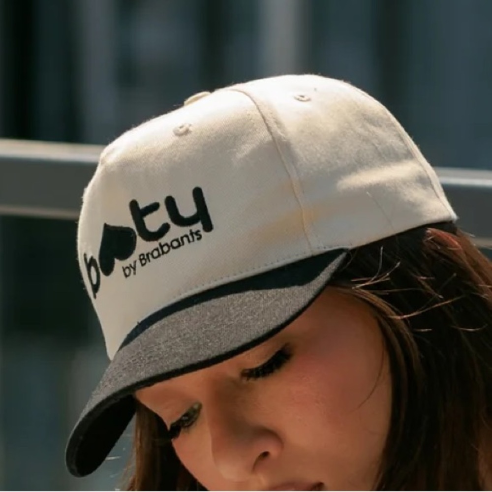 VINTAGE SNAPBACK (Brand New)
